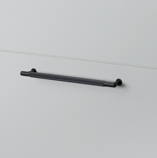 PULL BAR / LINEAR / MEDIUM