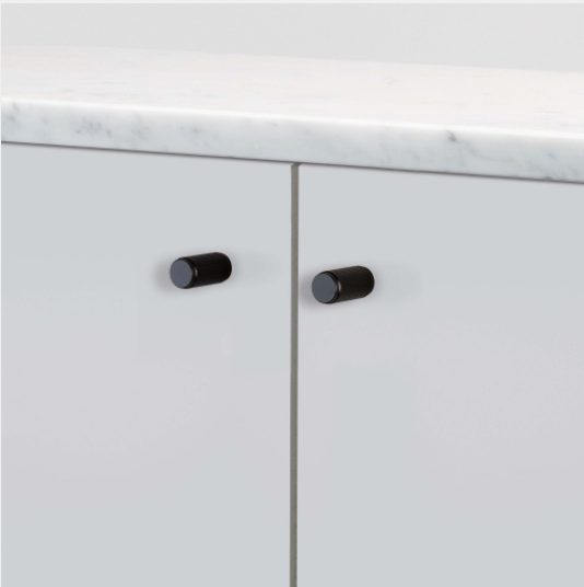 FURNITURE KNOB / LINEAR No Plate